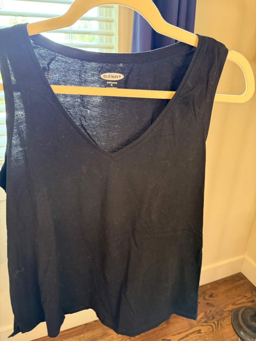 Old Navy Black V-Neck Sleeveless Tank